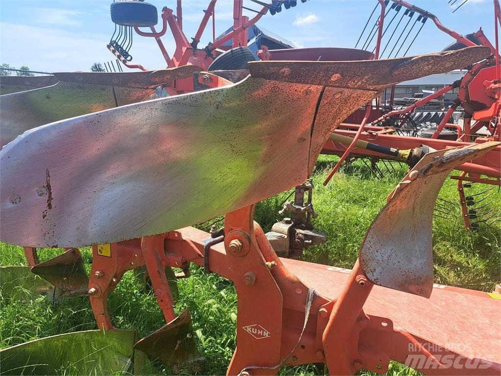Kuhn Master 120 محاريث تقليدية