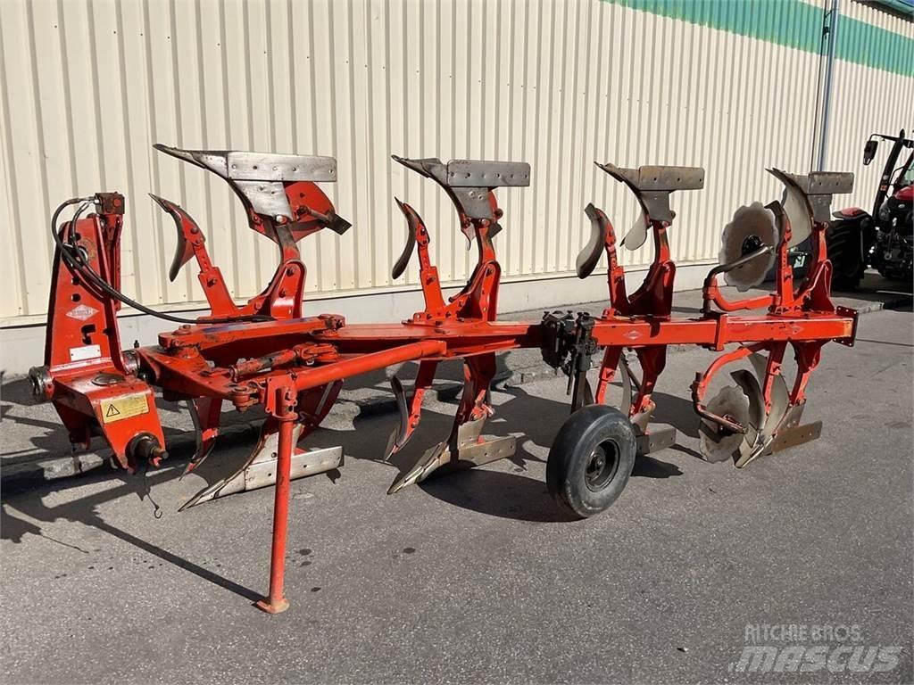 Kuhn MM 110 4T محاريث تقليدية