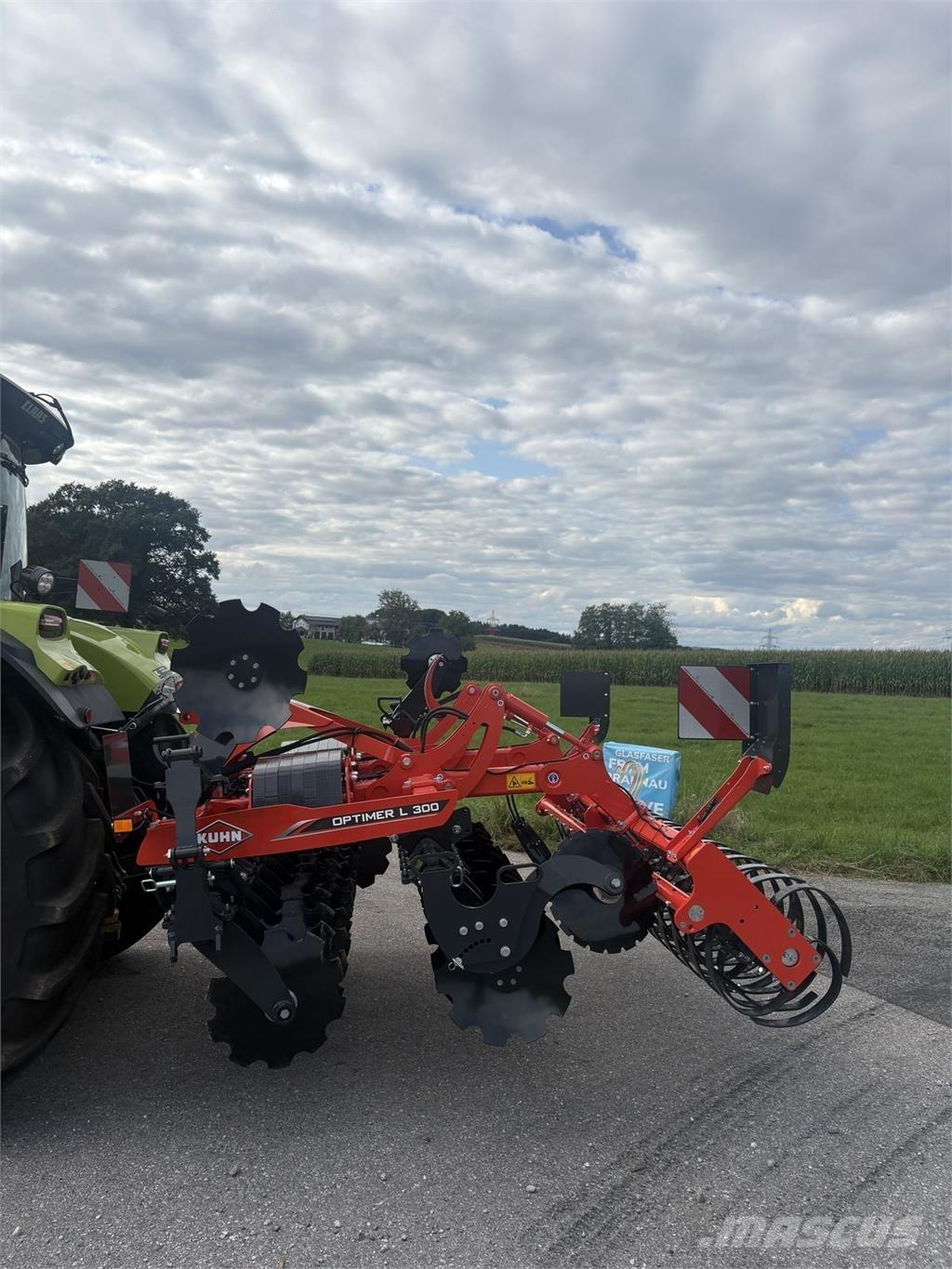 Kuhn Optimer L 300 زحافات ساحقة