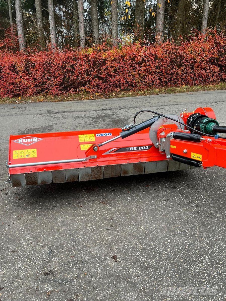 Kuhn TBE 222 جزازات وأغطية المراعي