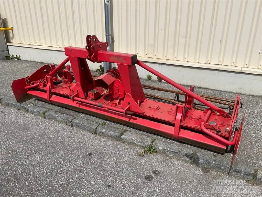 Lely 3025 زحافات ساحقة