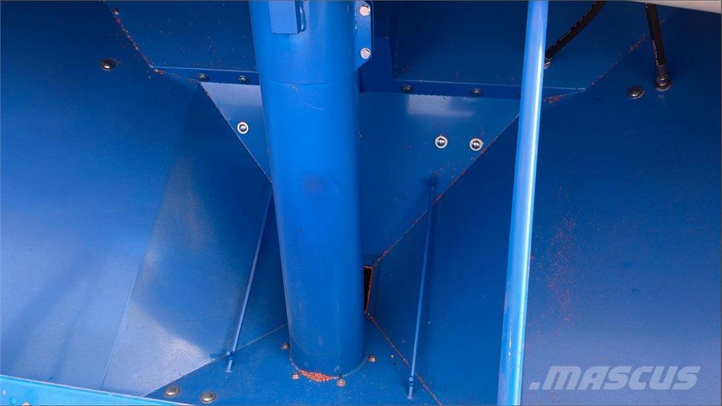Lemken 6 m ماكينات وملحقات البذر الأخرى