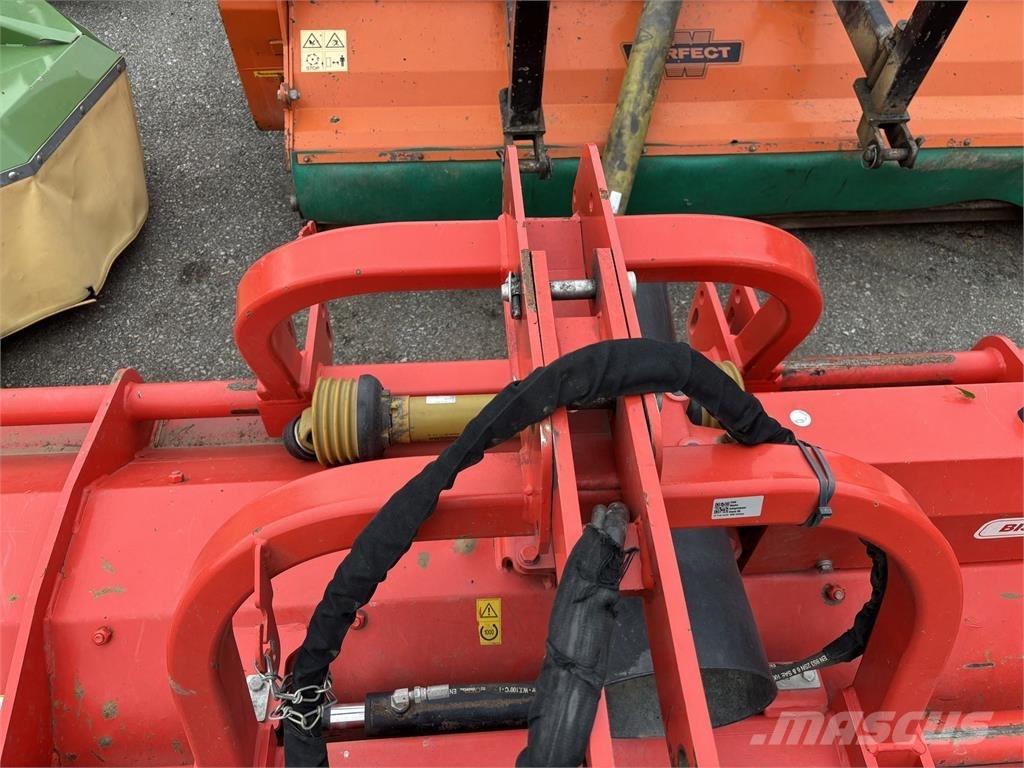 Maschio Bisonte 280 جزازات وأغطية المراعي