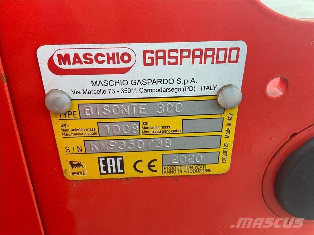 Maschio BISONTE 300 جزازات وأغطية المراعي