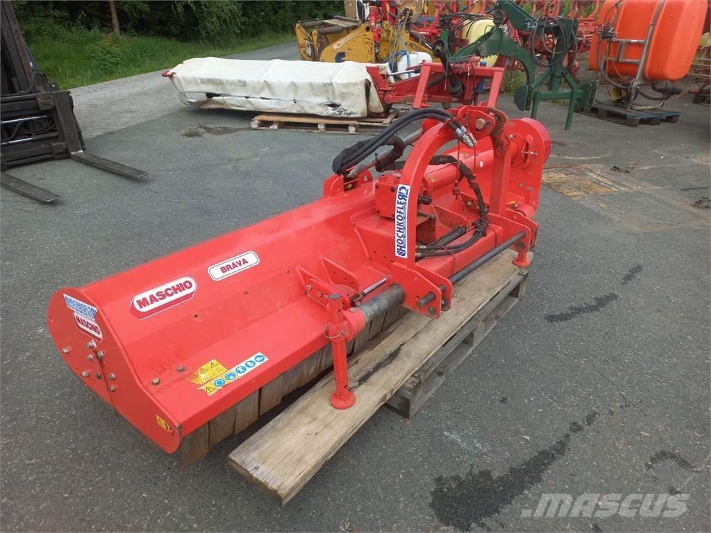 Maschio Brava 230 جزازات وأغطية المراعي