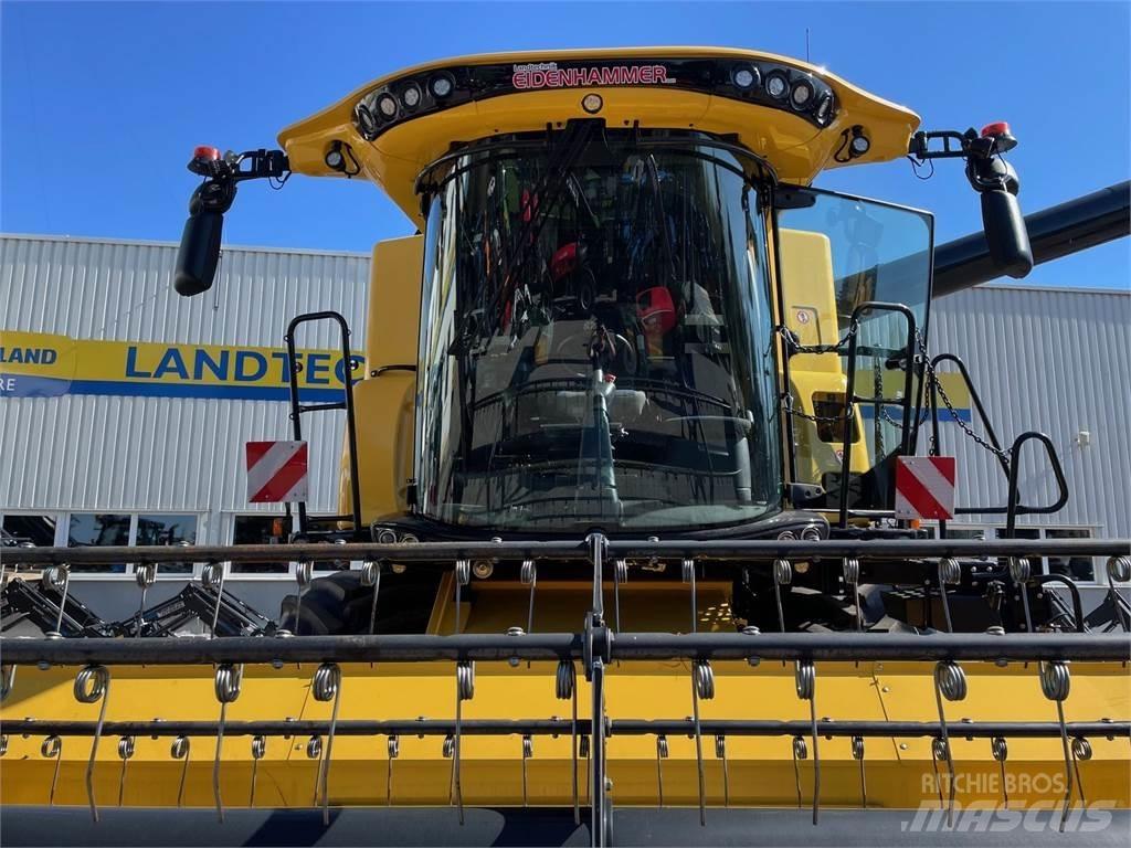 New Holland CX 7.90 حصادات