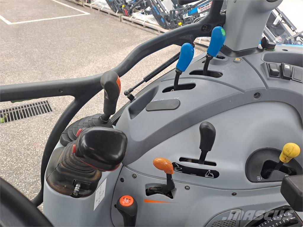 New Holland T 5.75 الجرارات