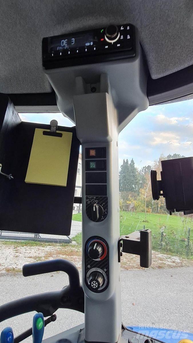 New Holland T 5.85 الجرارات