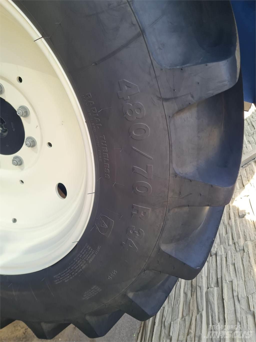 New Holland T 5.85 الجرارات