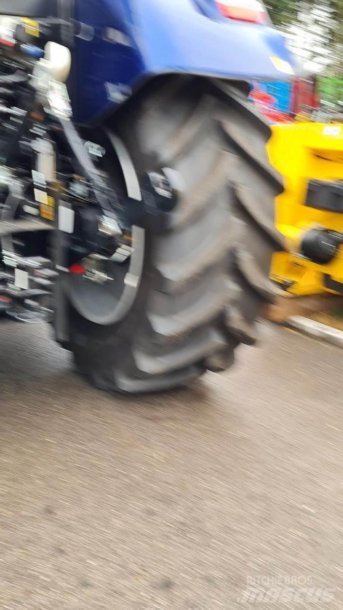 New Holland T6.160 الجرارات