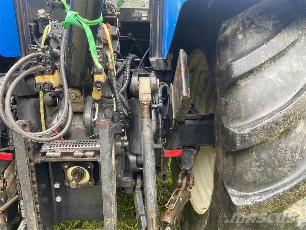 New Holland T7040 الجرارات