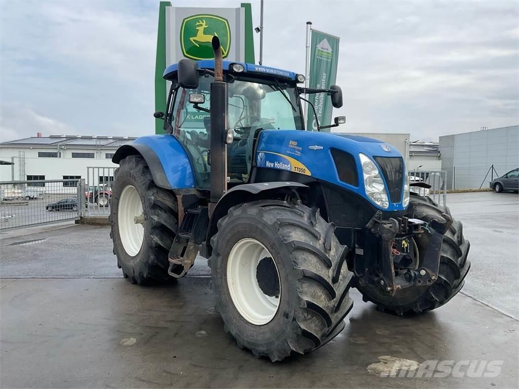 New Holland T7050 الجرارات