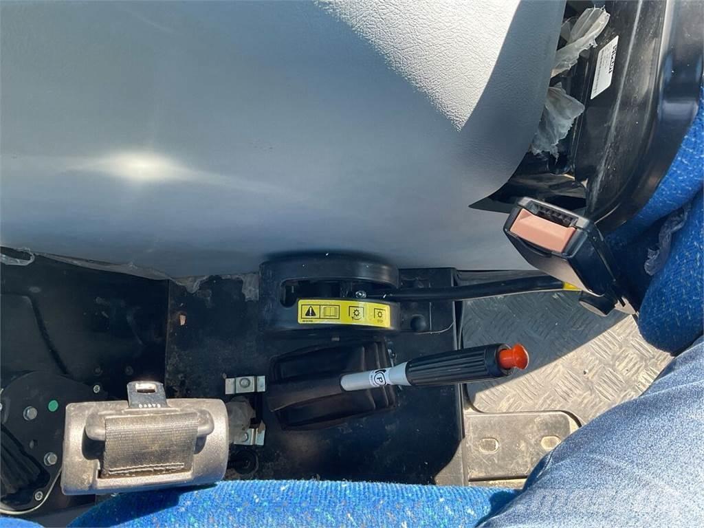 New Holland TD5.85 الجرارات