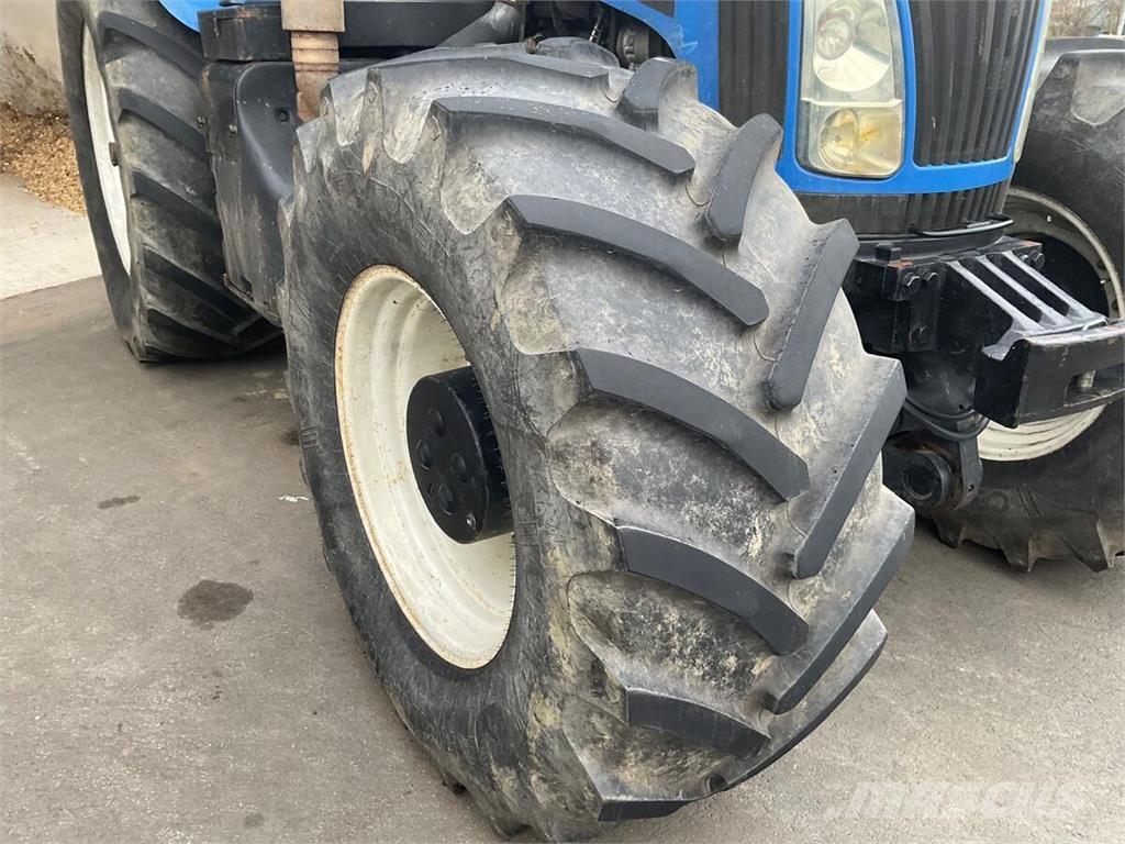 New Holland TG 285 الجرارات
