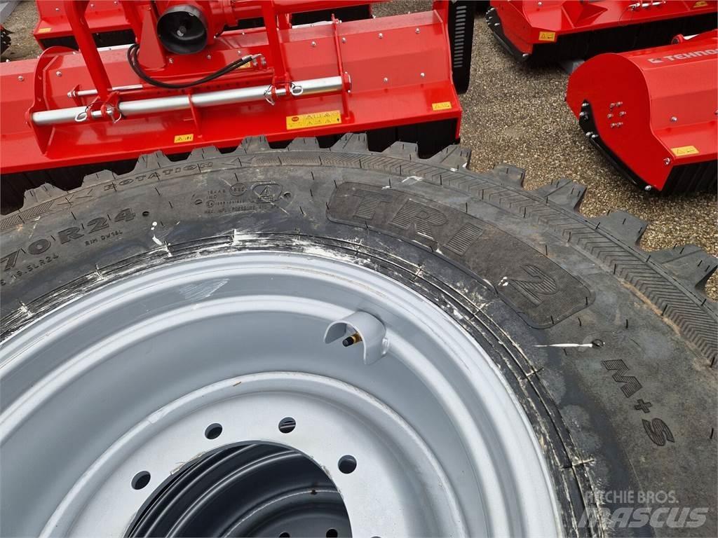 Nokian TRI 2 الإطارات والعجلات والحافات