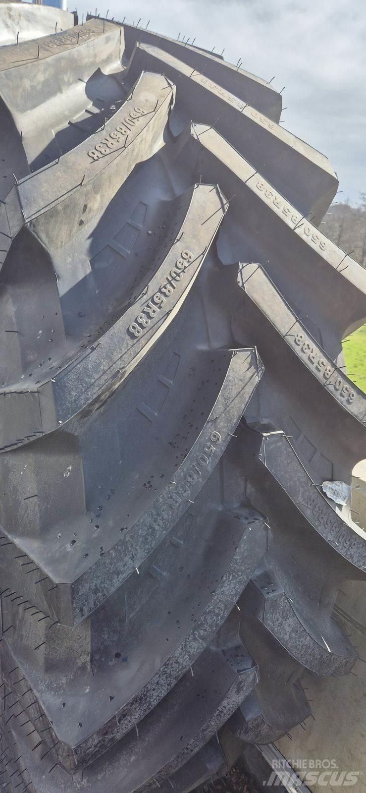 Petlas 650/85 R38 الإطارات والعجلات والحافات