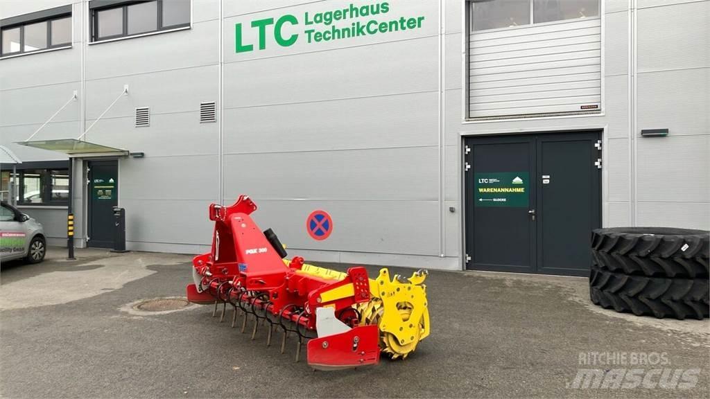 Pöttinger Fox 300 زحافات ساحقة