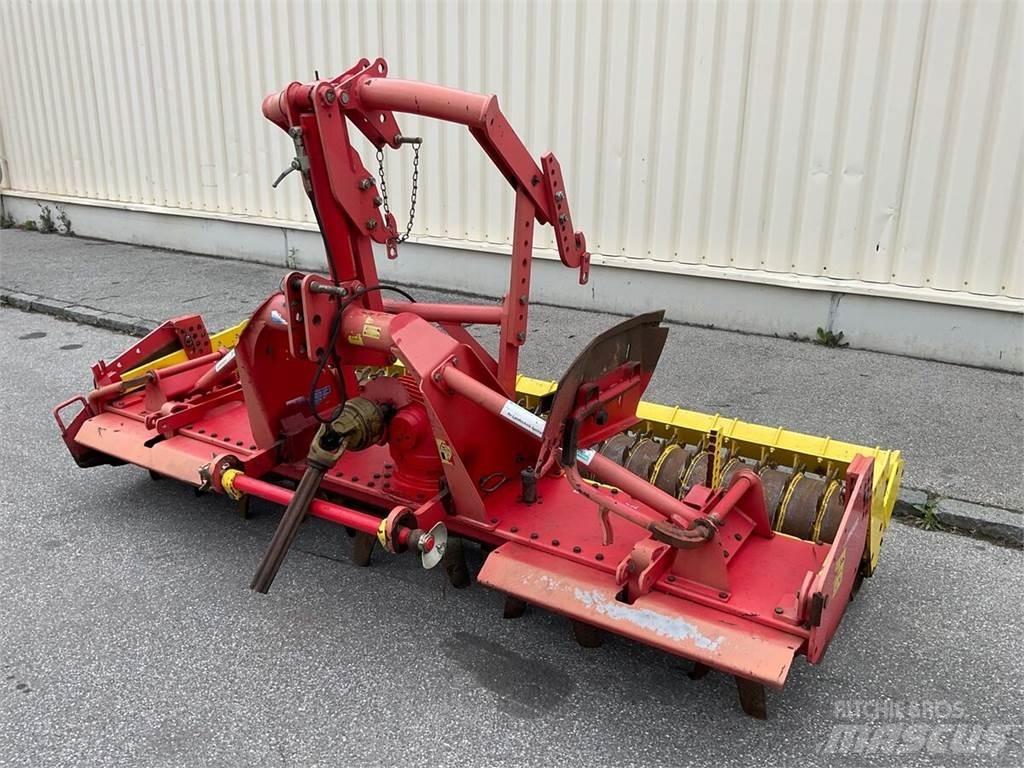 Pöttinger Lion 300 زحافات ساحقة