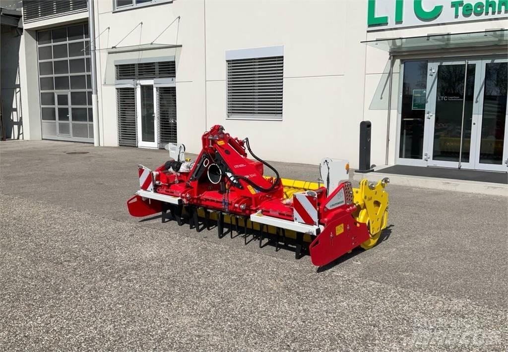 Pöttinger Lion 3040 زحافات ساحقة