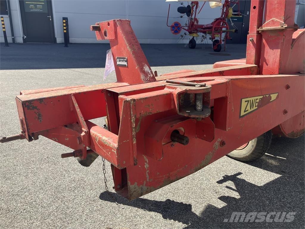 PZ MH 80 حصادات الأعلاف