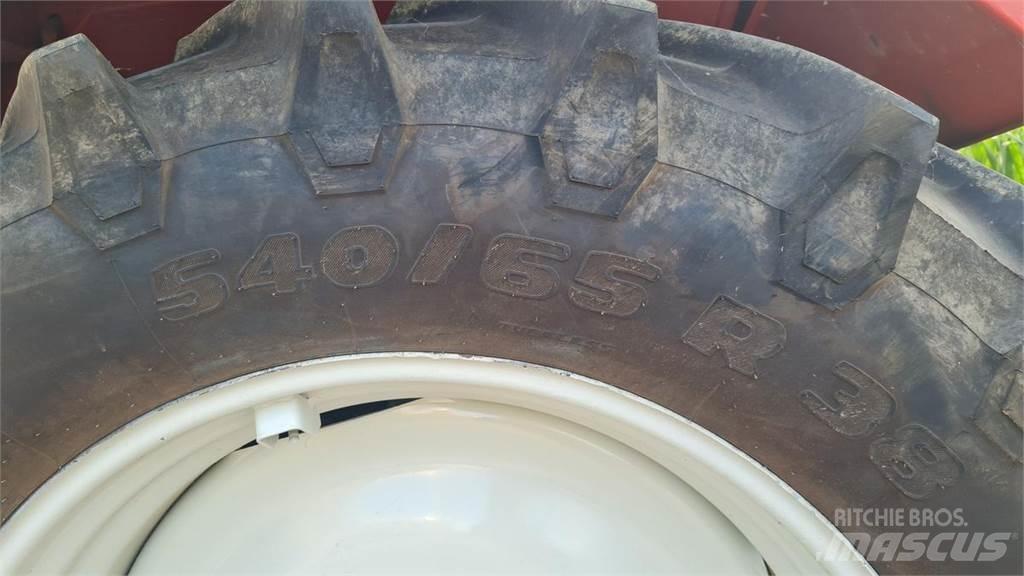 Steyr 8130 A T الجرارات