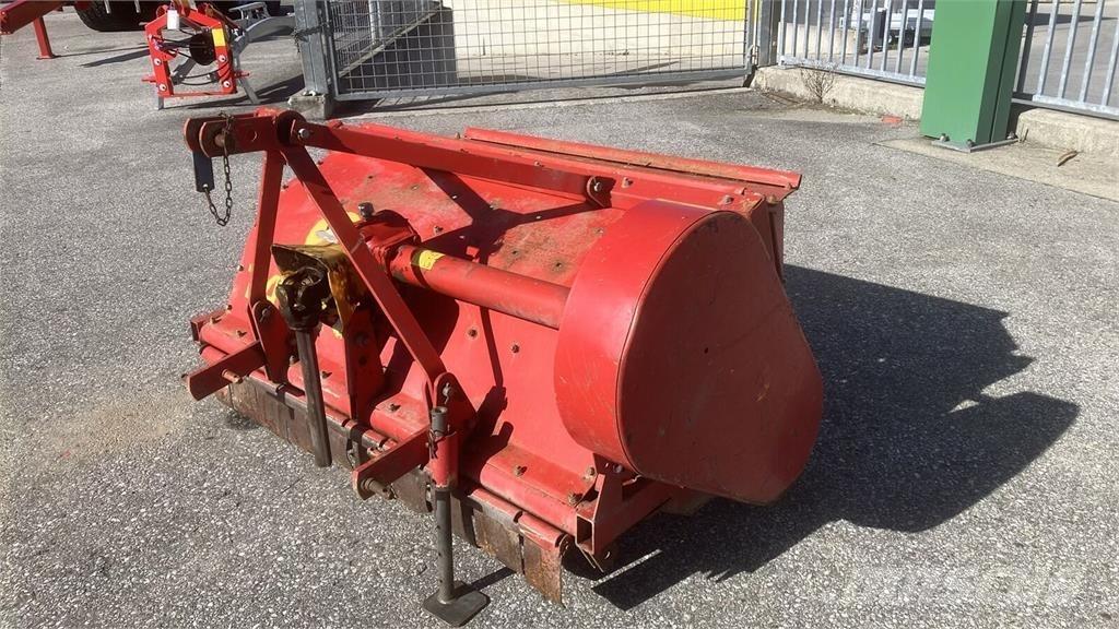 Taarup Mulcher جزازات وأغطية المراعي