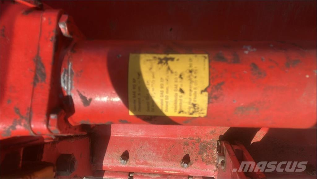 Taarup Mulcher جزازات وأغطية المراعي