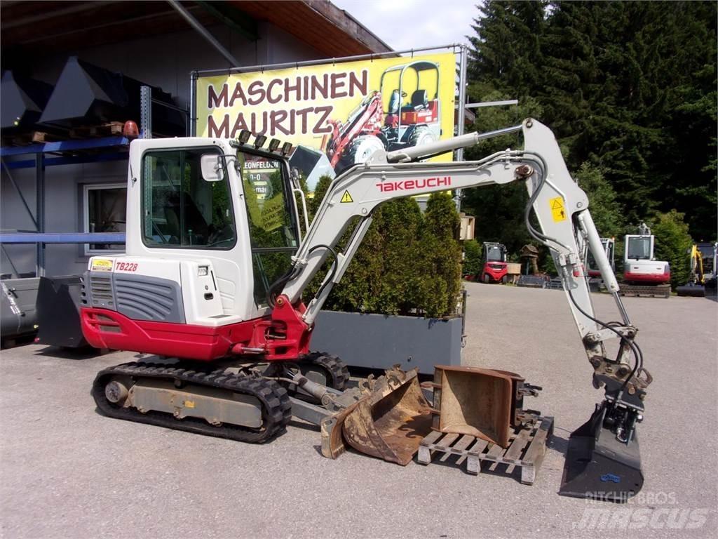 Takeuchi TB228 حفارات صغيرة أقل من 7 طن (حفارات صغيرة)