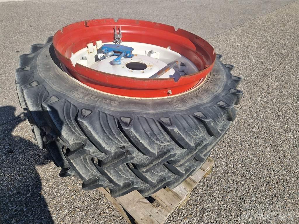 Taurus 12.4 R36 الإطارات والعجلات والحافات