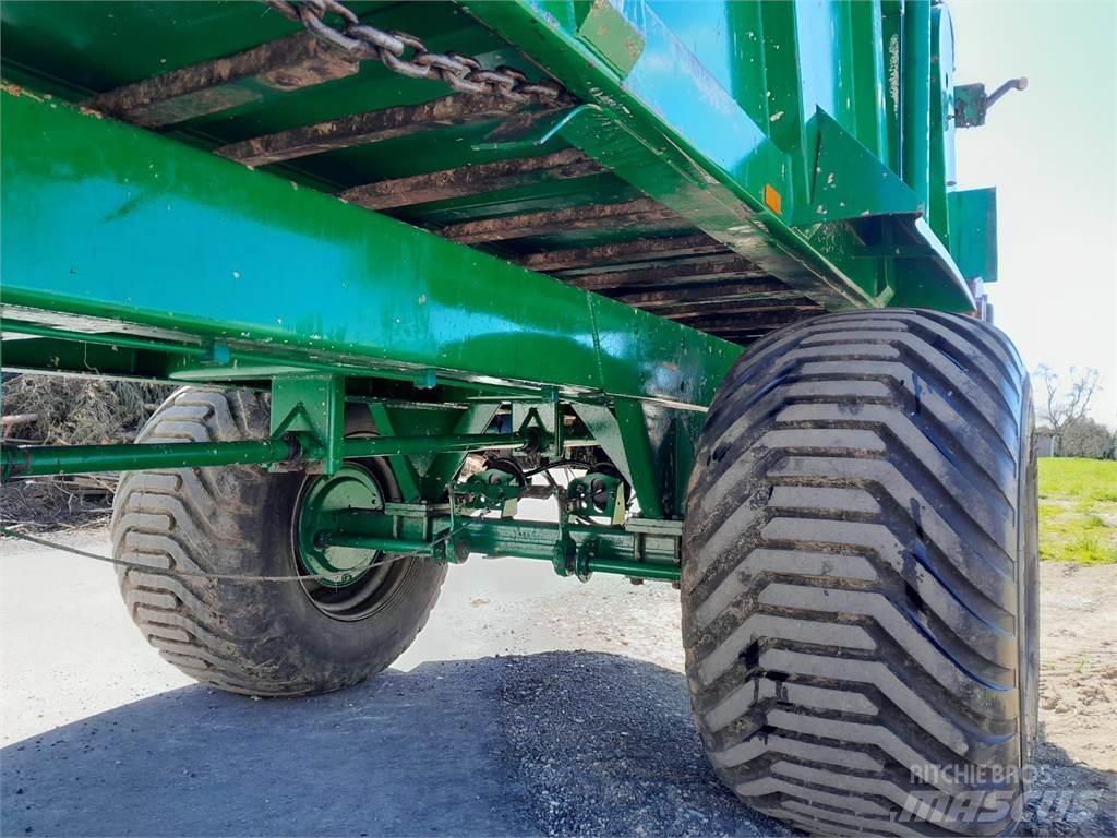 Tebbe LS 120E معدات توزيع السماد العضوي