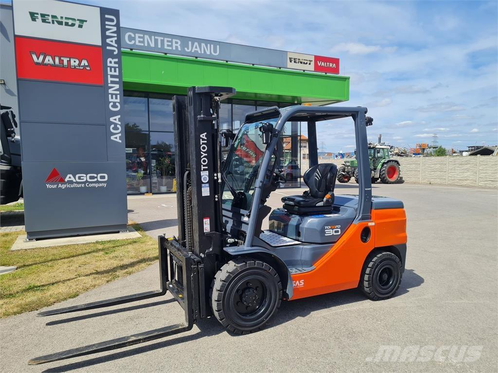 Toyota 52-8FDF30 شاحنات ذات رافعات شوكية - أخرى