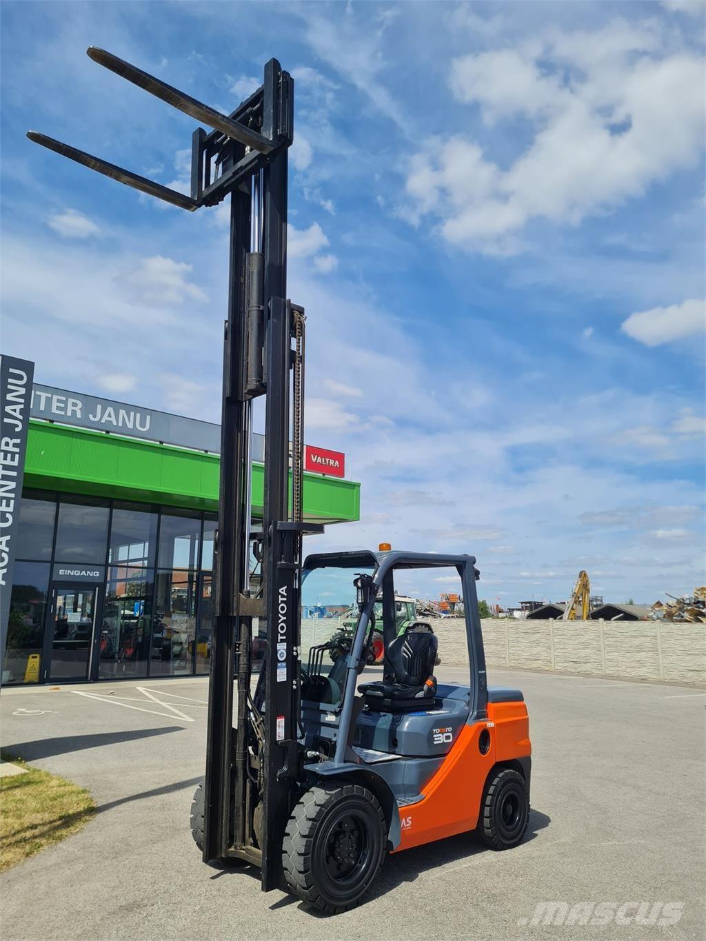 Toyota 52-8FDF30 شاحنات ذات رافعات شوكية - أخرى