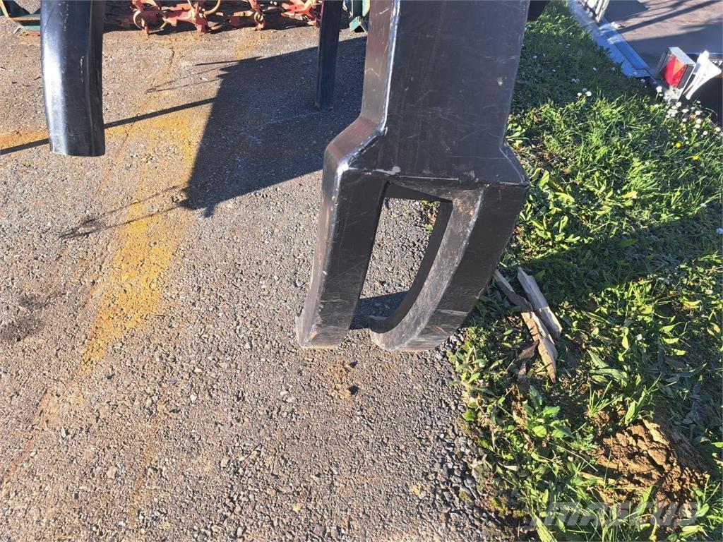  Uniforst 2200 أخرى