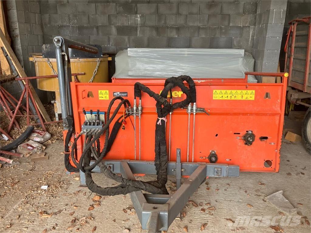  V معدات أخرى لحصاد العلف