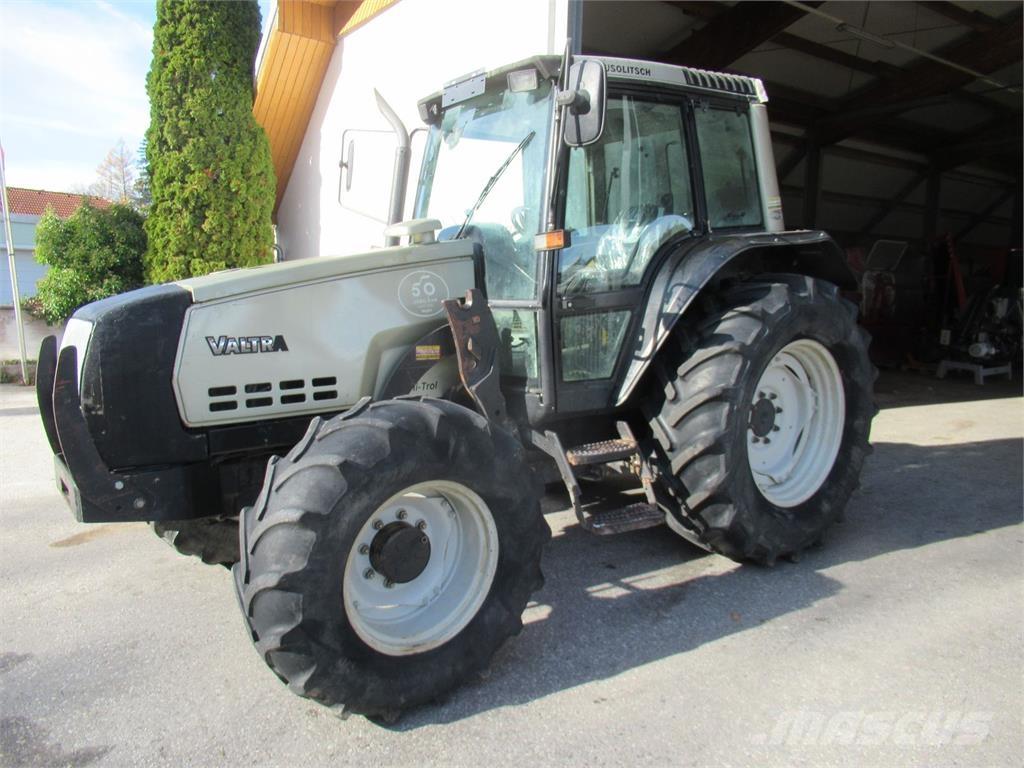 Valtra 6200 الجرارات