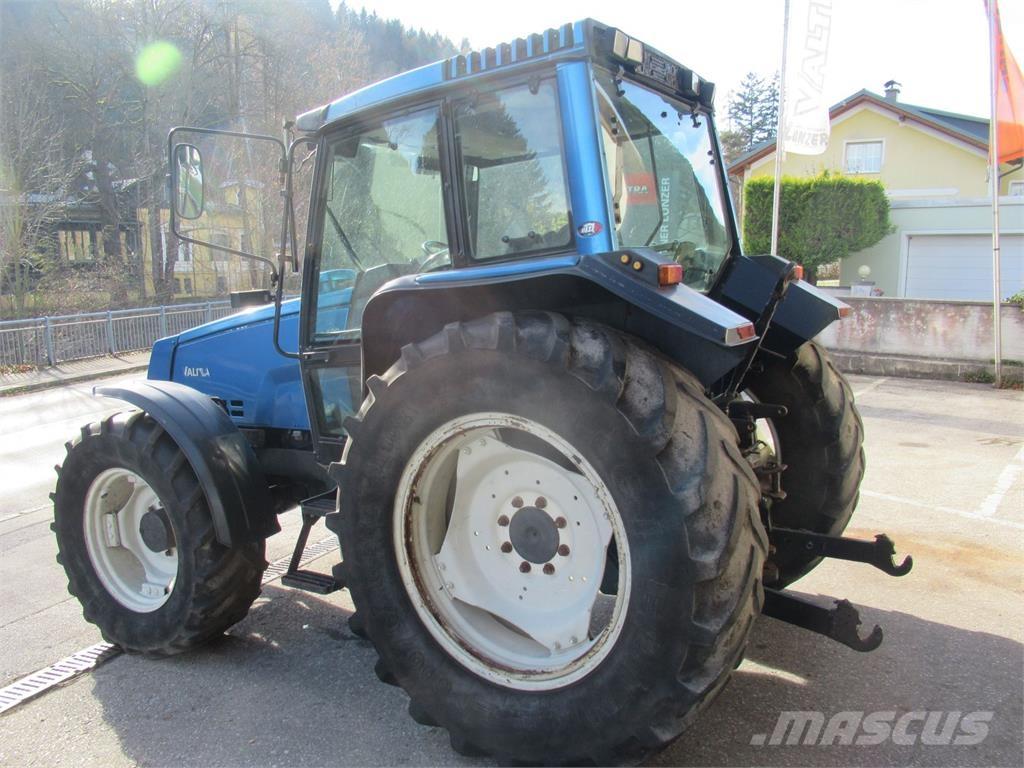 Valtra 6400 الجرارات