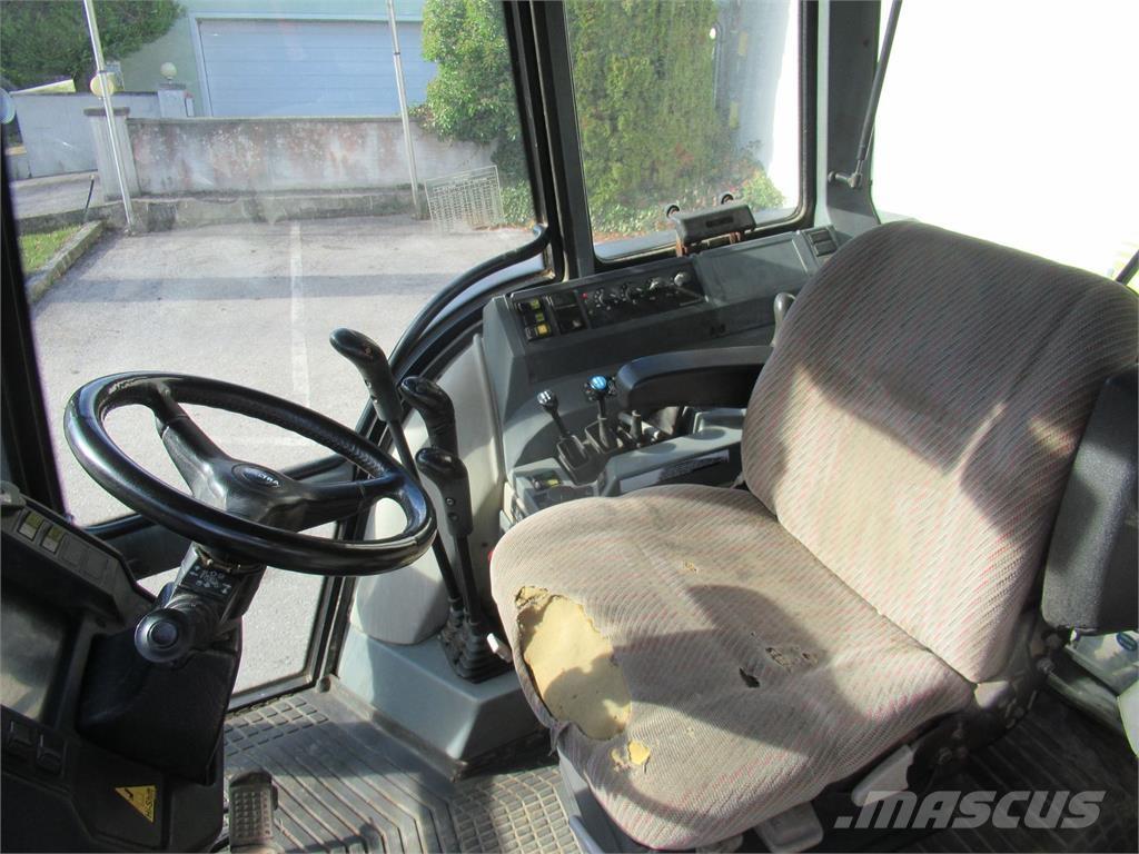 Valtra 6400 الجرارات