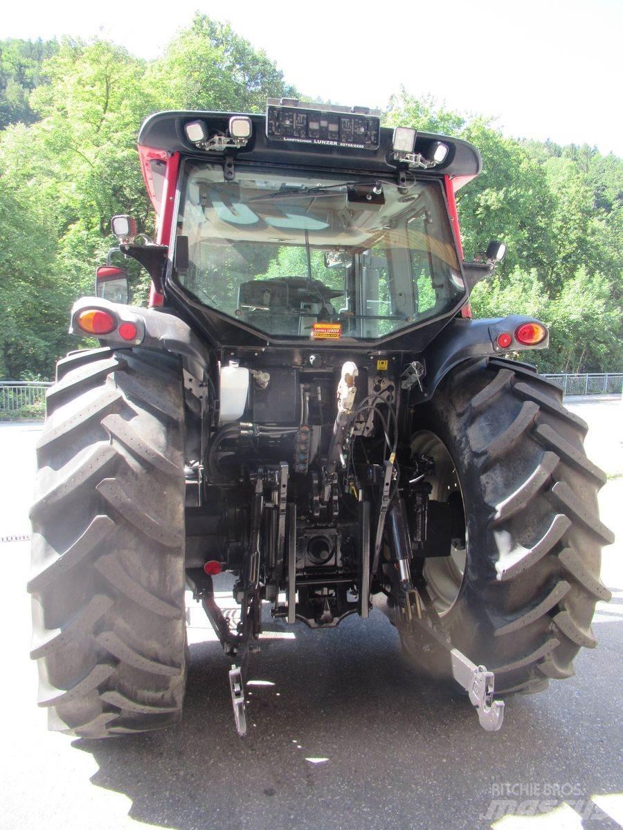 Valtra N 141 الجرارات