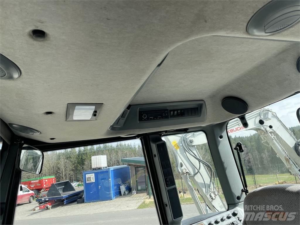 Valtra N 82 Hi-Tech الجرارات