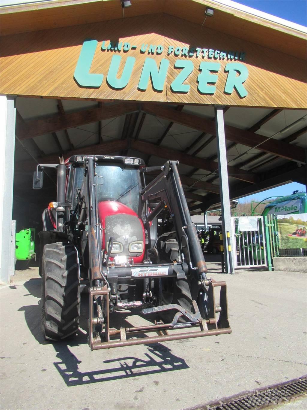 Valtra N 92 Hi Tech الجرارات
