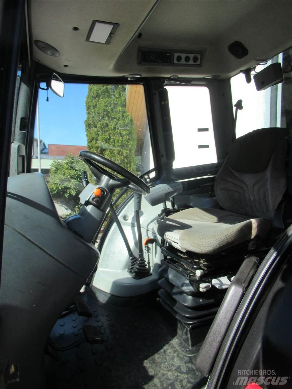 Valtra N 92 Hi Tech الجرارات
