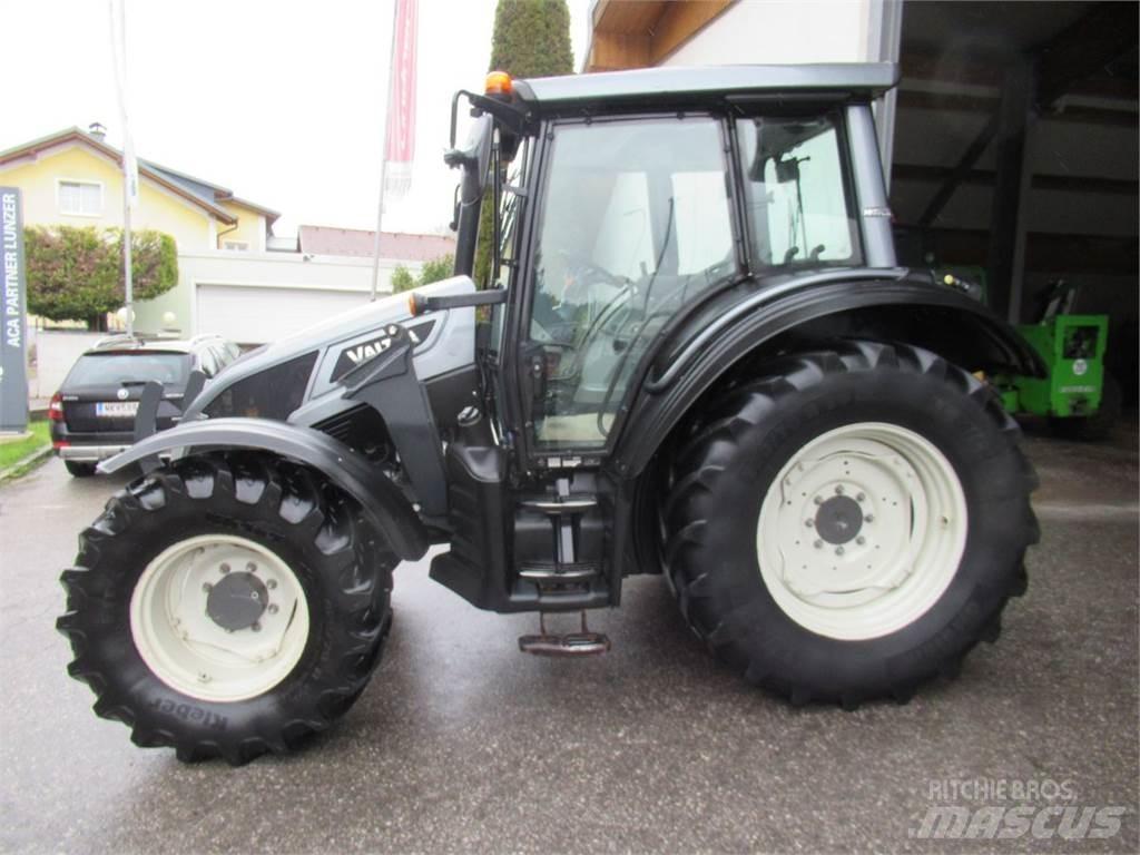 Valtra N 93 HiTech5 الجرارات