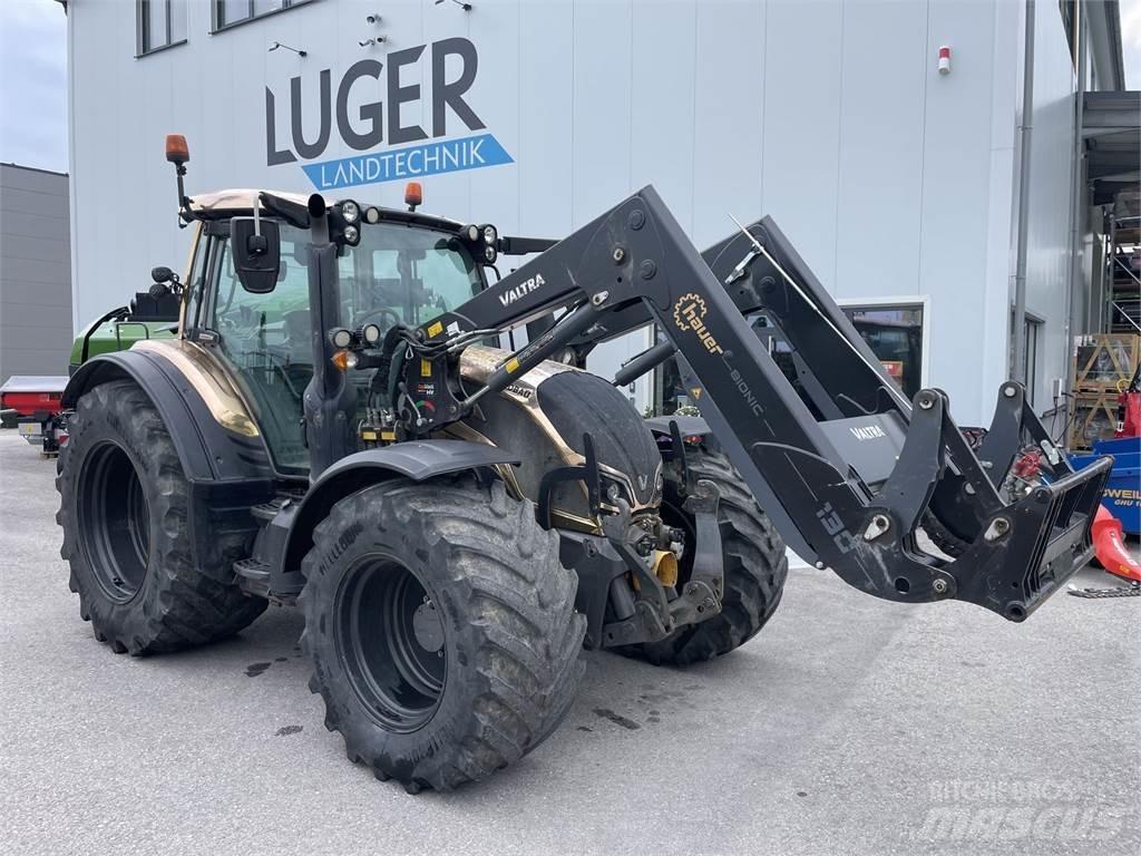 Valtra N174 HiTech الجرارات