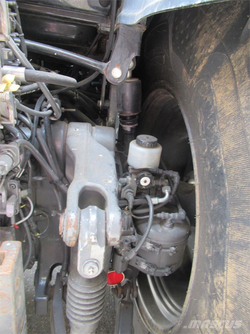 Valtra T214D الجرارات