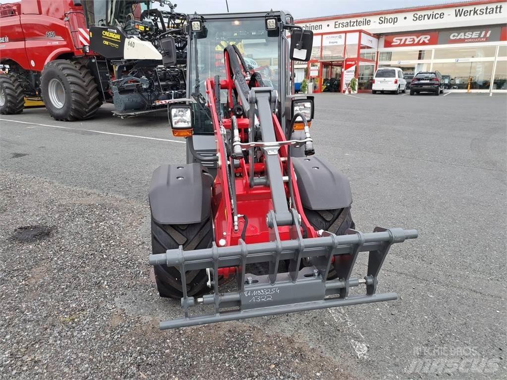 Weidemann 1260 LP لوادر وحفارات أمامية