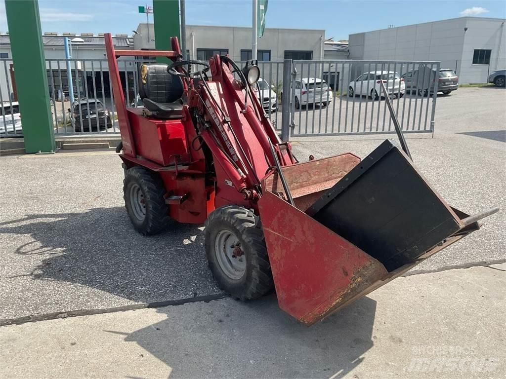 Weidemann 911D/R لوادر وحفارات أمامية