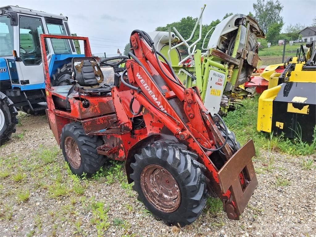 Weidemann 917 D/M لوادر وحفارات أمامية