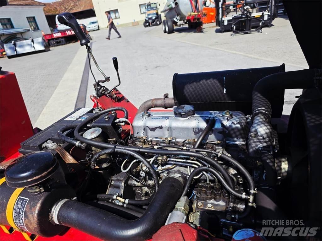 Weidemann 917 D/M لوادر وحفارات أمامية