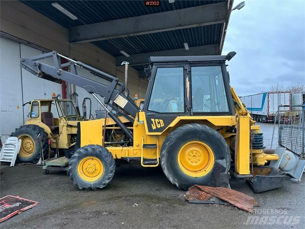 JCB 3D-4 الجرارات