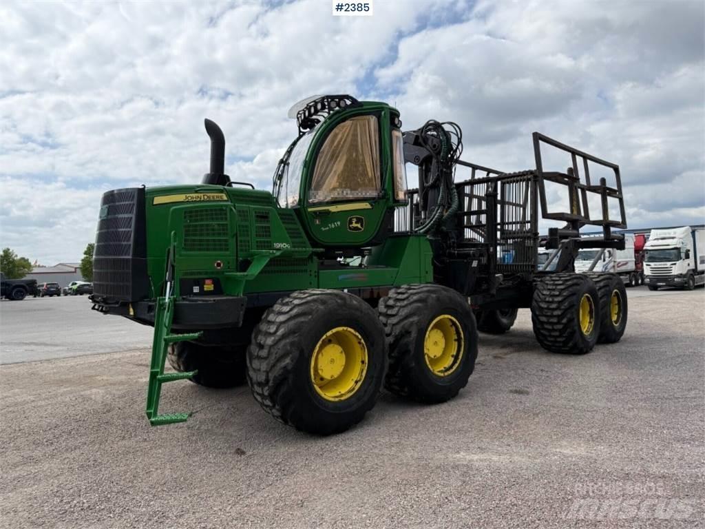 John Deere 1910G شاحنات